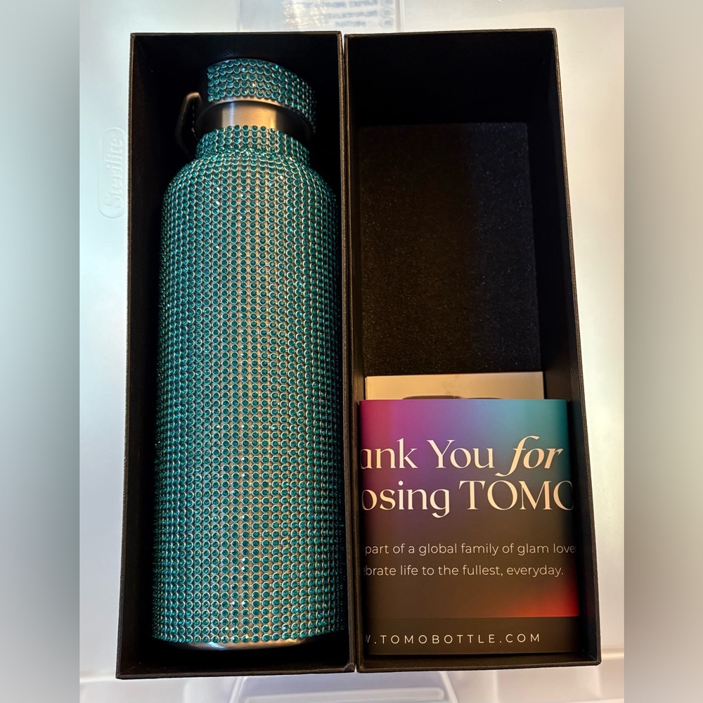 💙💙TOMO Hawaiian Blue Water Bottle 💙💙